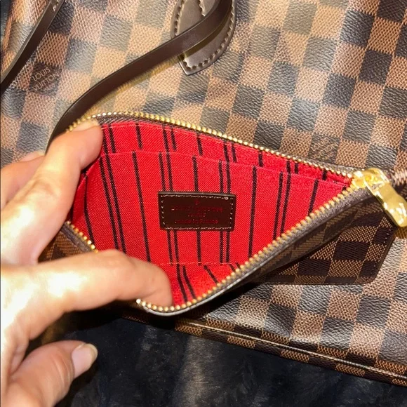 New Brown Checkered Tote Bag with Pouch - Picture 2 of 4